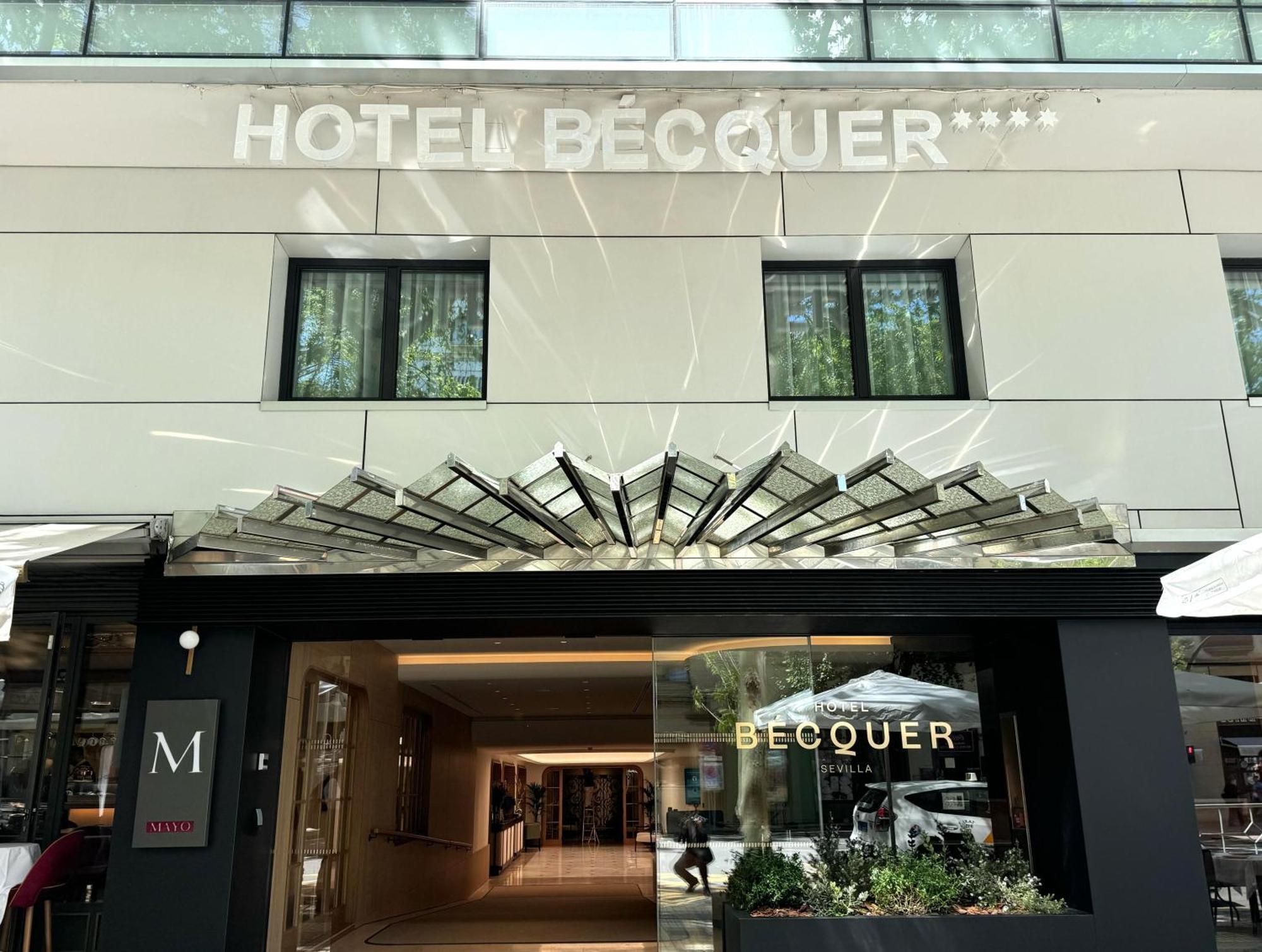 Hotel Becquer — Photos 1